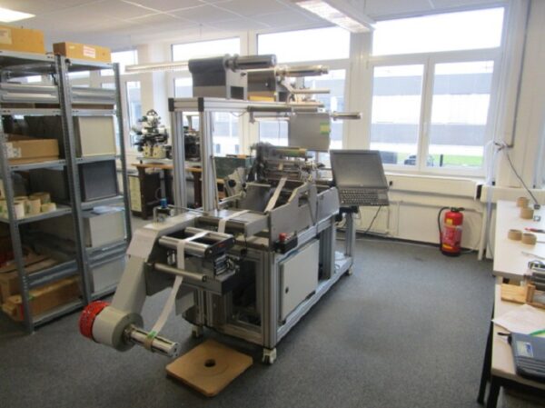 ETIKETTENSTANZE MPRINT MORLOCK LP 2000  VON ROLLE ZU ROLLE MIT GEGENSTANZZYLINDER